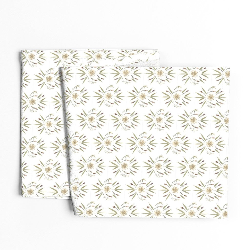 Queen Anne's Quiet Magic Table Runner